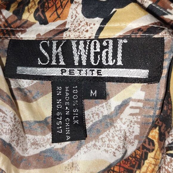 SK Wear Petite multi animal print button down blouse 100% silk  Sz MP NWOT - Picture 4 of 4